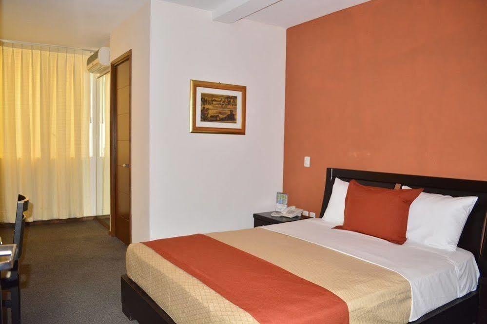 Hotel Porto Alegre Guadalajara Exterior photo